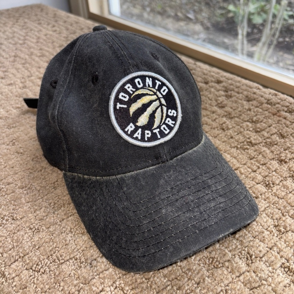 Toronto Raptors Black Cap NBA adjustable strap faded look